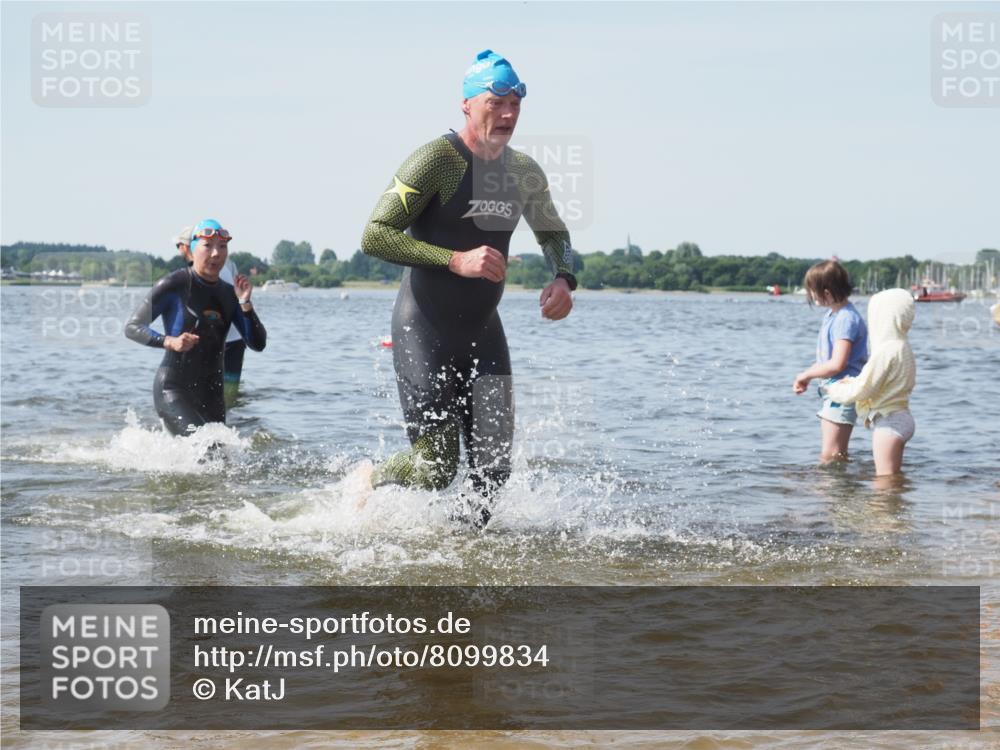 22.06.2025 - Viking Triathlon KatJ http://msf.ph/oto/8099834 22.06.2025 10:32:47 Schwimmen 208, 278, 554 meine-sportfotos.de
