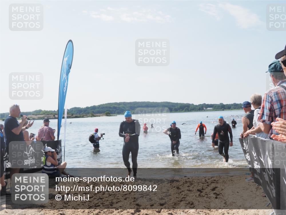 22.06.2025 - Viking Triathlon MichiJ http://msf.ph/oto/8099842 22.06.2025 10:44:22 Schwimmen 103, 130, 205, 219, 439, 467 meine-sportfotos.de