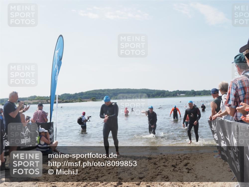 22.06.2025 - Viking Triathlon MichiJ http://msf.ph/oto/8099853 22.06.2025 10:44:22 Schwimmen 103, 130, 205, 219, 439, 467 meine-sportfotos.de