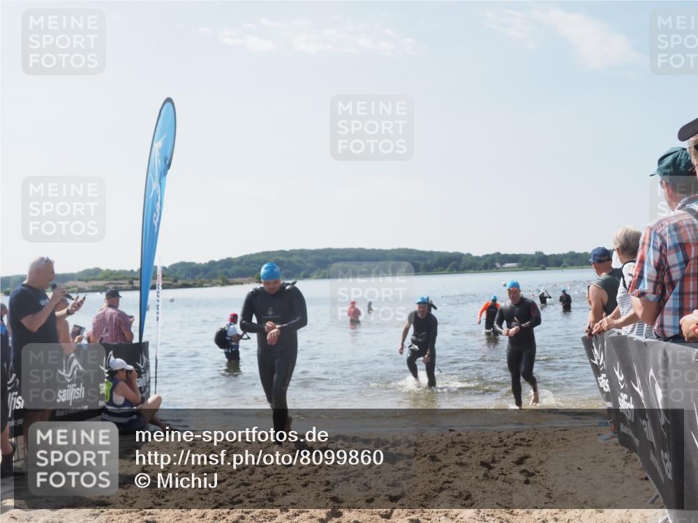 22.06.2025 - Viking Triathlon MichiJ http://msf.ph/oto/8099860 22.06.2025 10:44:23 Schwimmen 103, 130, 205, 219, 439, 467 meine-sportfotos.de