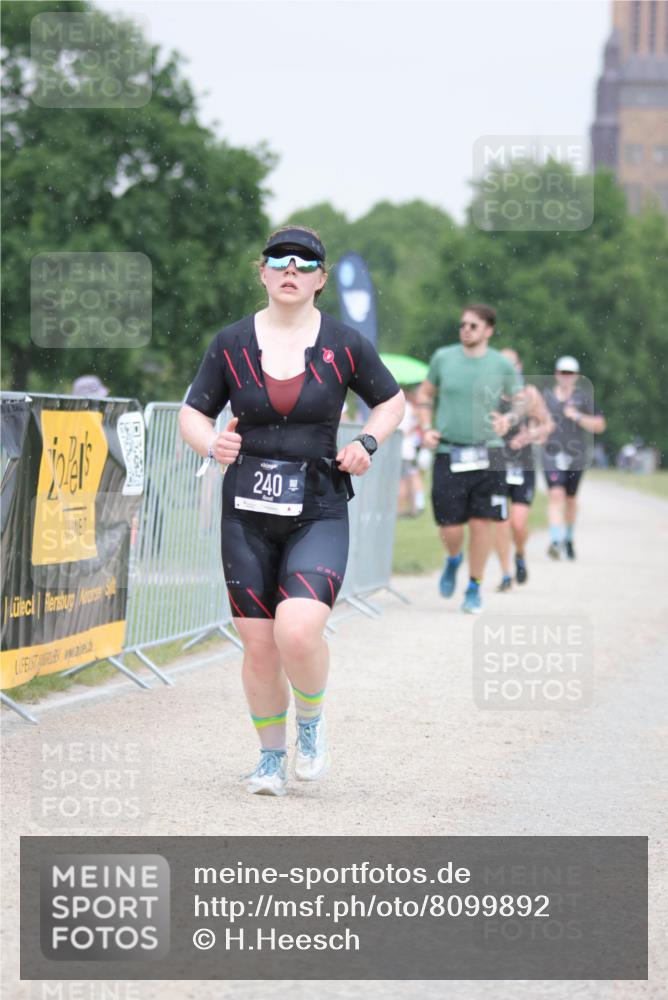 22.06.2025 - Viking Triathlon H.Heesch http://msf.ph/oto/8099892 22.06.2025 16:36:33 Laufen 240, 267 meine-sportfotos.de