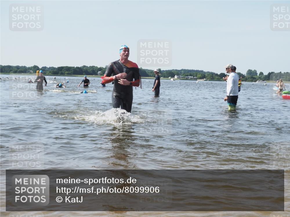 22.06.2025 - Viking Triathlon KatJ http://msf.ph/oto/8099906 22.06.2025 10:32:51 Schwimmen 113, 208, 278, 287, 554 meine-sportfotos.de