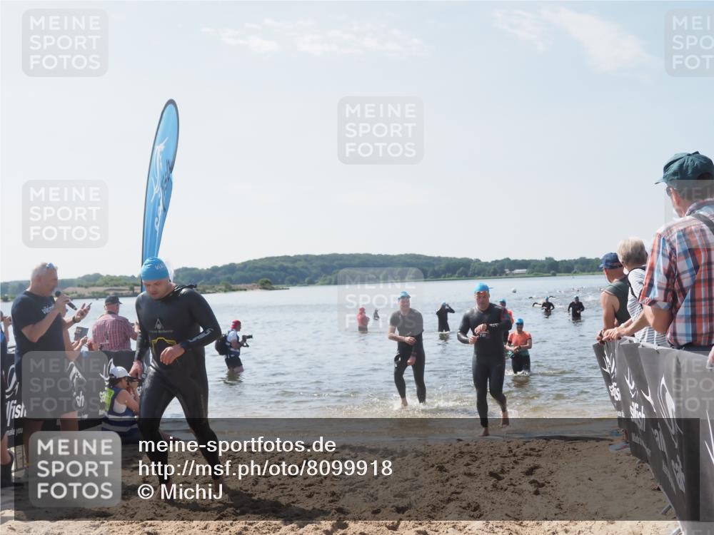 22.06.2025 - Viking Triathlon MichiJ http://msf.ph/oto/8099918 22.06.2025 10:44:24 Schwimmen 103, 130, 205, 219, 439, 467 meine-sportfotos.de