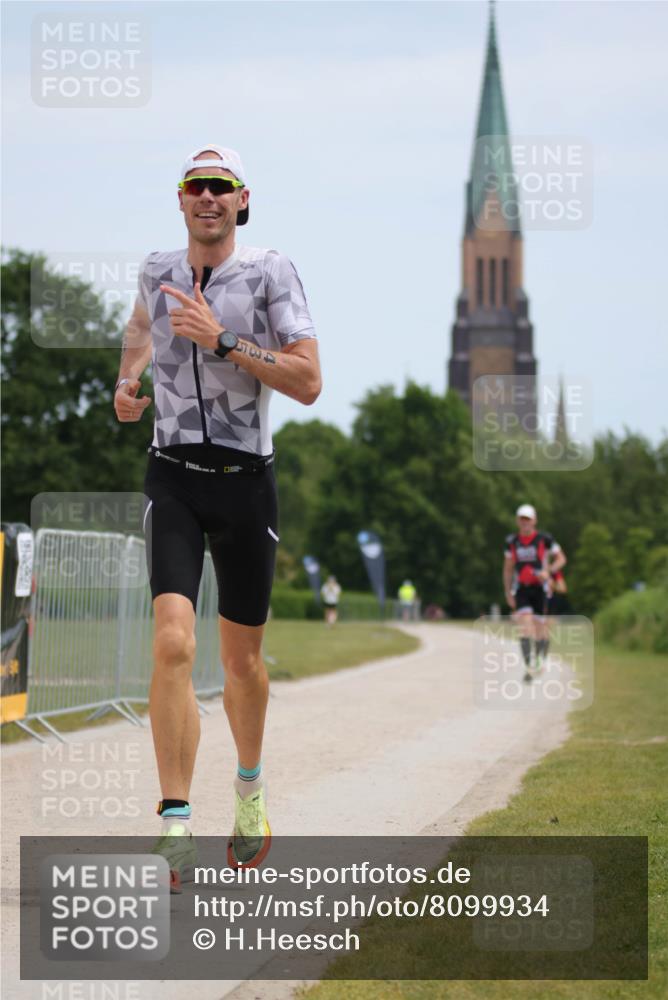 22.06.2025 - Viking Triathlon H.Heesch http://msf.ph/oto/8099934 22.06.2025 12:48:42 Laufen 485 meine-sportfotos.de