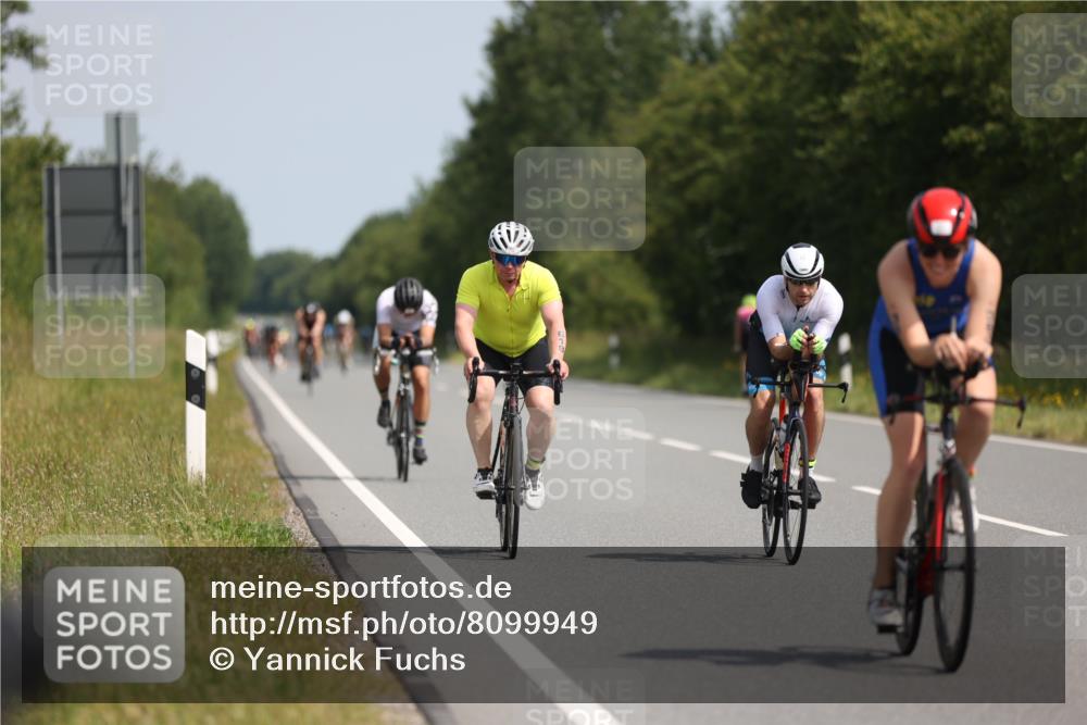 22.06.2025 - Viking Triathlon Yannick Fuchs http://msf.ph/oto/8099949 22.06.2025 11:24:17 Radfahren 241, 313, 366, 383, 396, 540, 618 meine-sportfotos.de
