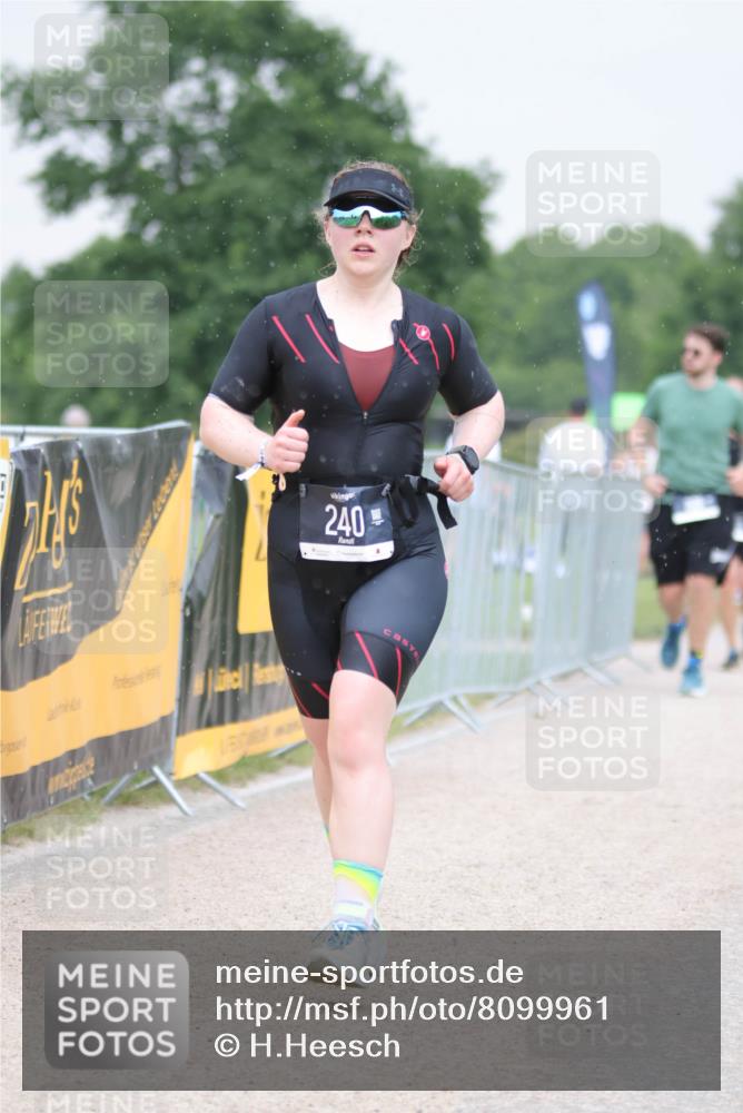 22.06.2025 - Viking Triathlon H.Heesch http://msf.ph/oto/8099961 22.06.2025 16:36:34 Laufen 240, 267, 305 meine-sportfotos.de