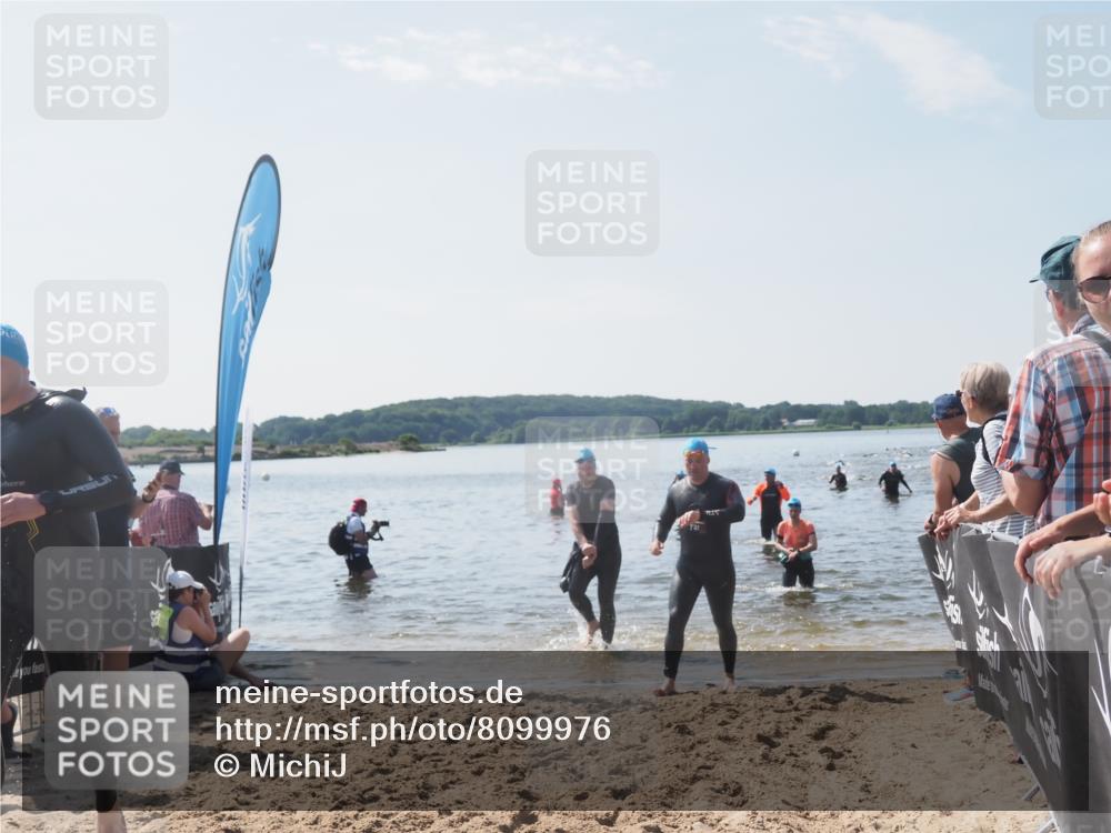 22.06.2025 - Viking Triathlon MichiJ http://msf.ph/oto/8099976 22.06.2025 10:44:25 Schwimmen 103, 130, 205, 219, 439 meine-sportfotos.de