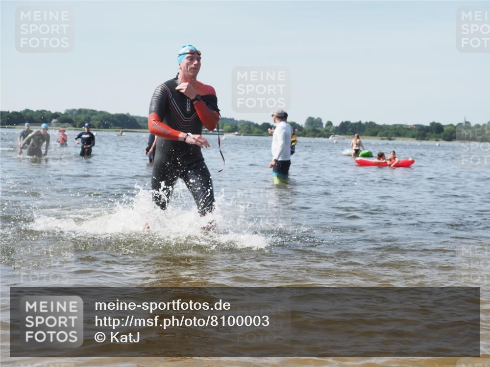 22.06.2025 - Viking Triathlon KatJ http://msf.ph/oto/8100003 22.06.2025 10:32:52 Schwimmen 113, 278, 287, 554 meine-sportfotos.de