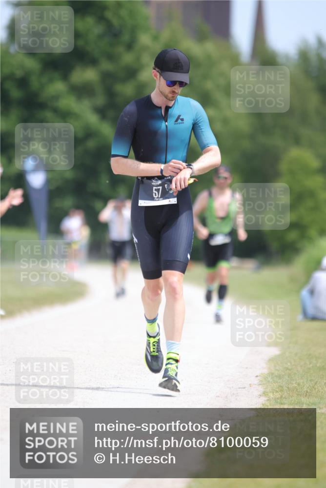 22.06.2025 - Viking Triathlon H.Heesch http://msf.ph/oto/8100059 22.06.2025 13:18:27 Laufen 57 meine-sportfotos.de