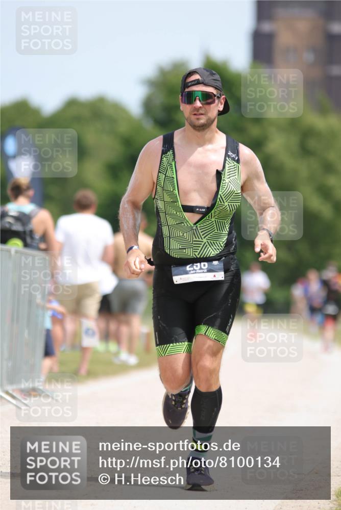 22.06.2025 - Viking Triathlon H.Heesch http://msf.ph/oto/8100134 22.06.2025 13:18:35 Laufen 57, 296 meine-sportfotos.de