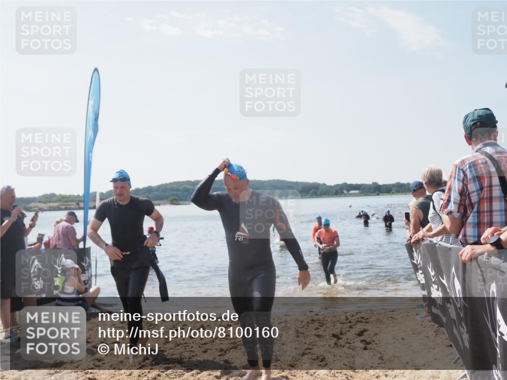 22.06.2025 - Viking Triathlon MichiJ http://msf.ph/oto/8100160 22.06.2025 10:44:28 Schwimmen 103, 130, 205, 219 meine-sportfotos.de