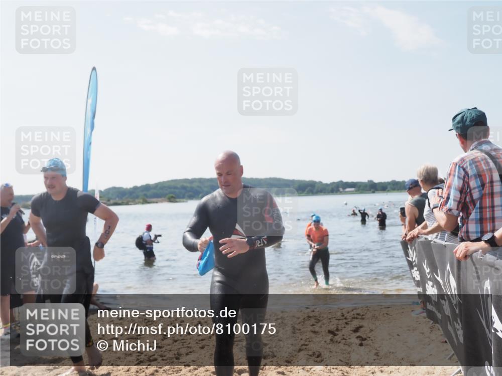 22.06.2025 - Viking Triathlon MichiJ http://msf.ph/oto/8100175 22.06.2025 10:44:29 Schwimmen 103, 130, 205, 219 meine-sportfotos.de