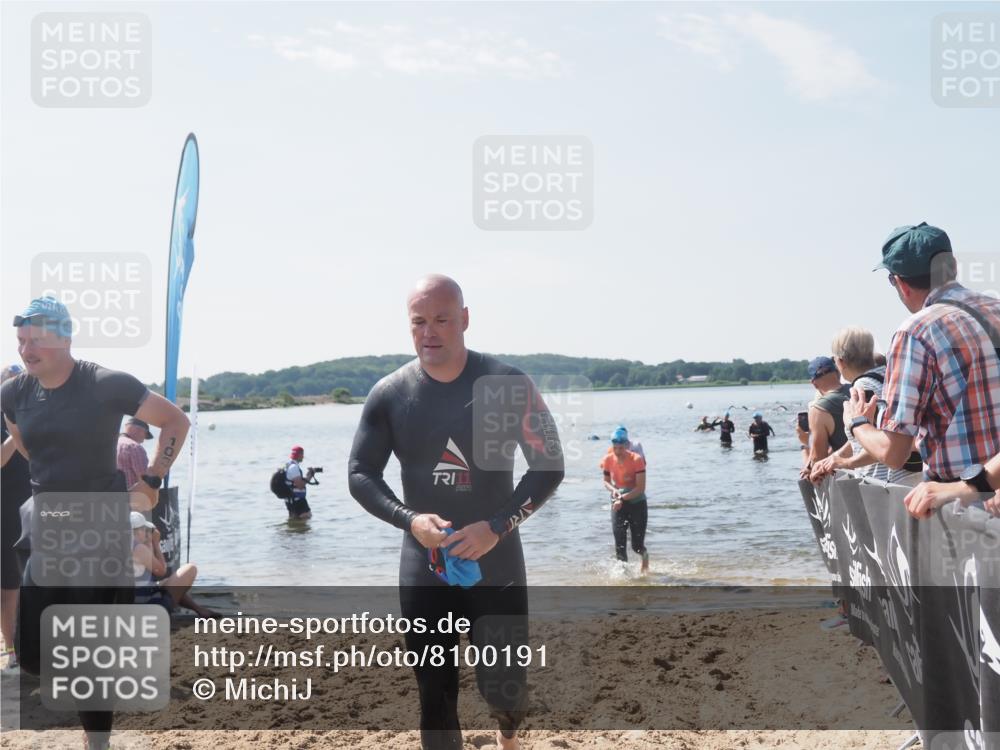 22.06.2025 - Viking Triathlon MichiJ http://msf.ph/oto/8100191 22.06.2025 10:44:29 Schwimmen 103, 130, 205, 219 meine-sportfotos.de