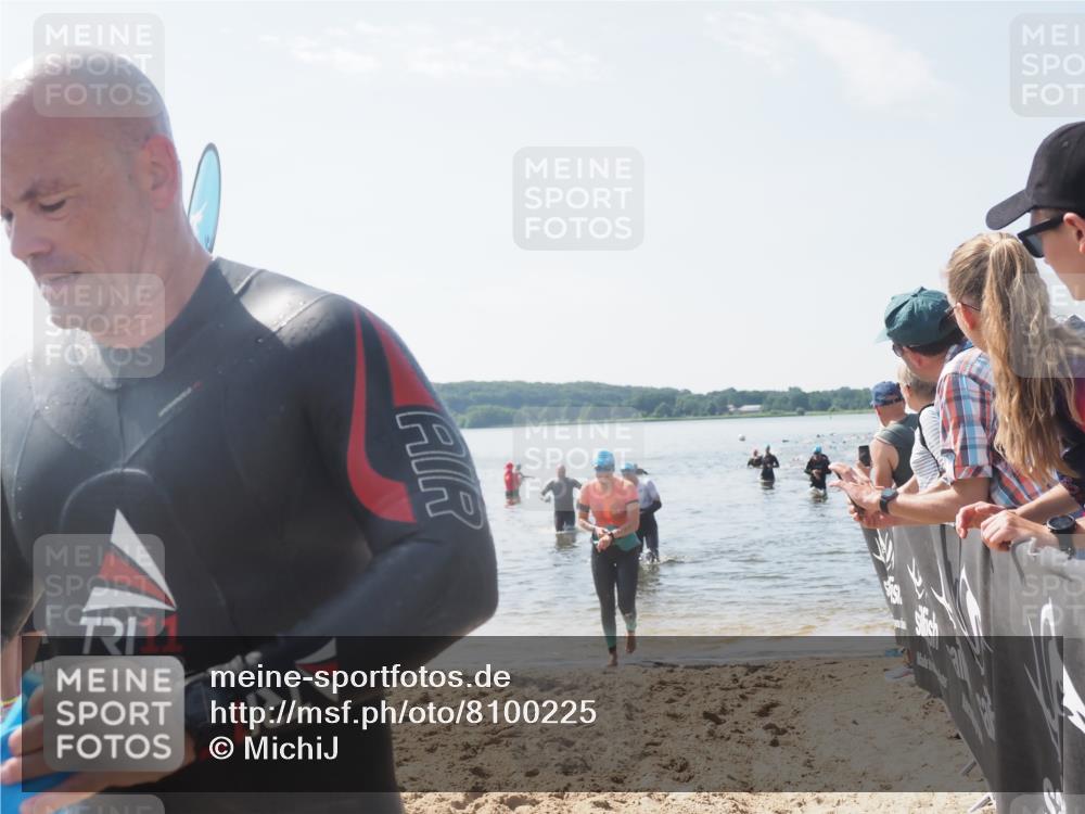 22.06.2025 - Viking Triathlon MichiJ http://msf.ph/oto/8100225 22.06.2025 10:44:31 Schwimmen 130, 205, 219 meine-sportfotos.de