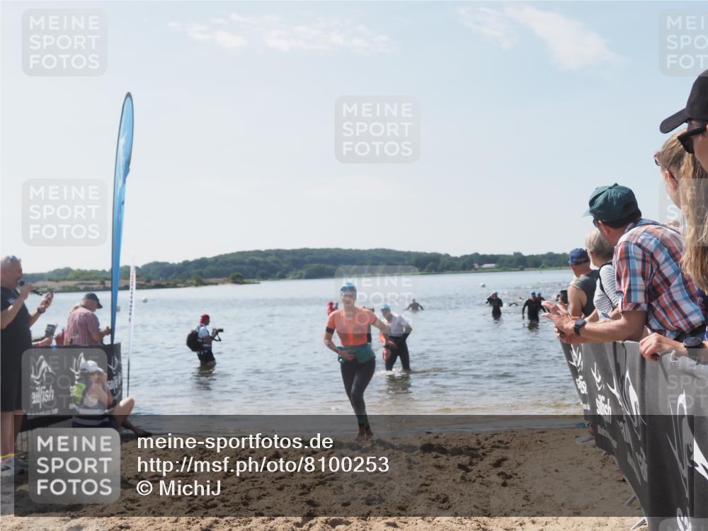 22.06.2025 - Viking Triathlon MichiJ http://msf.ph/oto/8100253 22.06.2025 10:44:32 Schwimmen 18, 130, 205, 219 meine-sportfotos.de