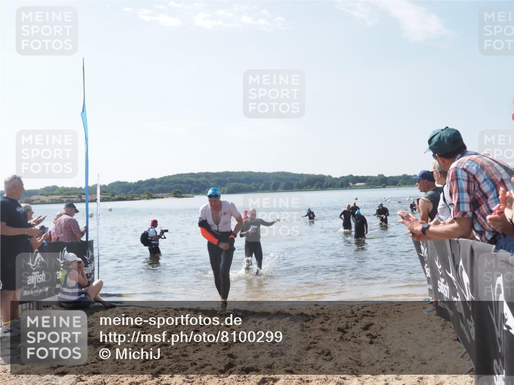 22.06.2025 - Viking Triathlon MichiJ http://msf.ph/oto/8100299 22.06.2025 10:44:39 Schwimmen 18, 205, 219, 440, 446 meine-sportfotos.de