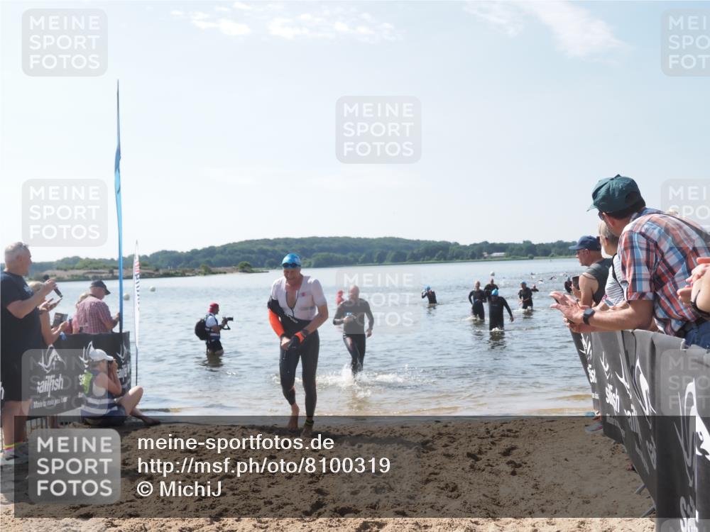 22.06.2025 - Viking Triathlon MichiJ http://msf.ph/oto/8100319 22.06.2025 10:44:39 Schwimmen 18, 205, 219, 440, 446 meine-sportfotos.de