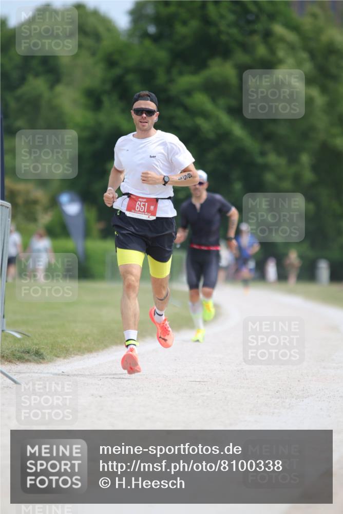 22.06.2025 - Viking Triathlon H.Heesch http://msf.ph/oto/8100338 22.06.2025 12:50:50 Laufen 651 meine-sportfotos.de