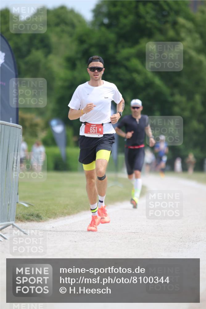 22.06.2025 - Viking Triathlon H.Heesch http://msf.ph/oto/8100344 22.06.2025 12:50:50 Laufen 651 meine-sportfotos.de
