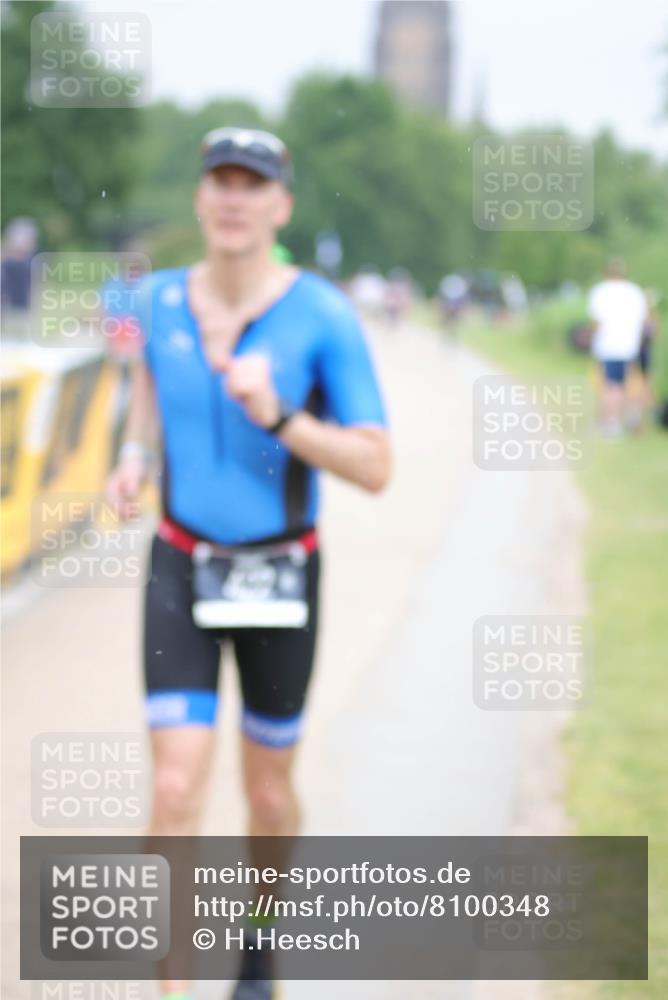 22.06.2025 - Viking Triathlon H.Heesch http://msf.ph/oto/8100348 22.06.2025 16:38:38 Laufen 422 meine-sportfotos.de