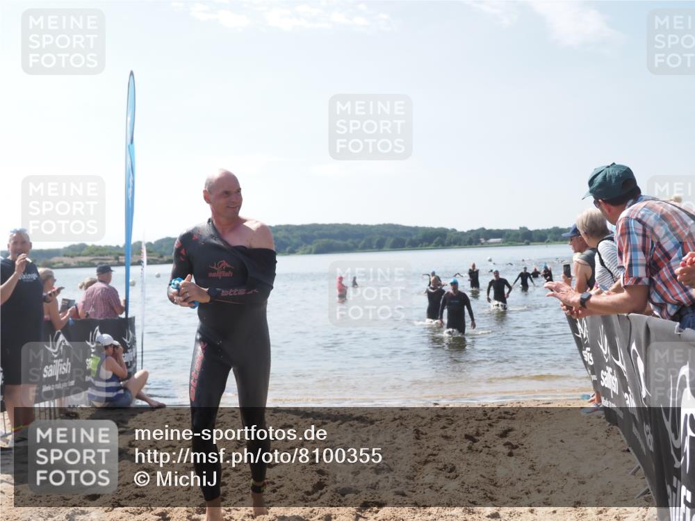 22.06.2025 - Viking Triathlon MichiJ http://msf.ph/oto/8100355 22.06.2025 10:44:44 Schwimmen 18, 440, 446 meine-sportfotos.de