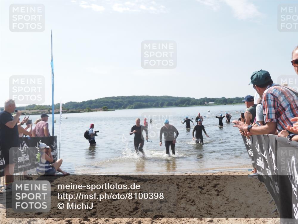 22.06.2025 - Viking Triathlon MichiJ http://msf.ph/oto/8100398 22.06.2025 10:44:48 Schwimmen 18, 168, 440, 446, 638, 653 meine-sportfotos.de