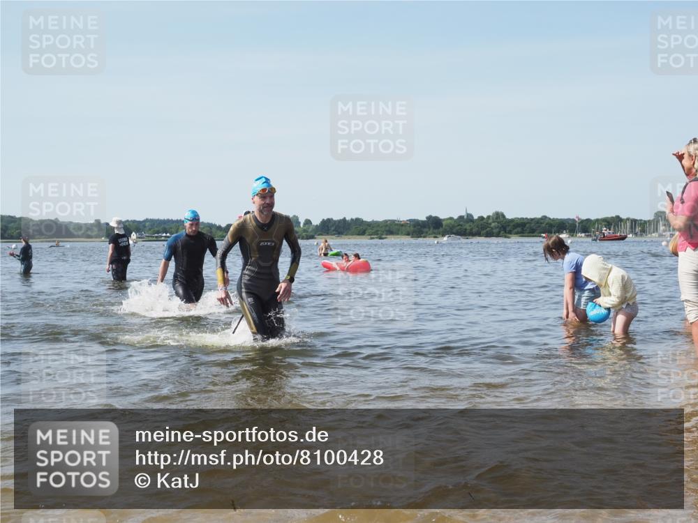 22.06.2025 - Viking Triathlon KatJ http://msf.ph/oto/8100428 22.06.2025 10:33:10 Schwimmen 28, 91, 113, 387, 399, 608 meine-sportfotos.de
