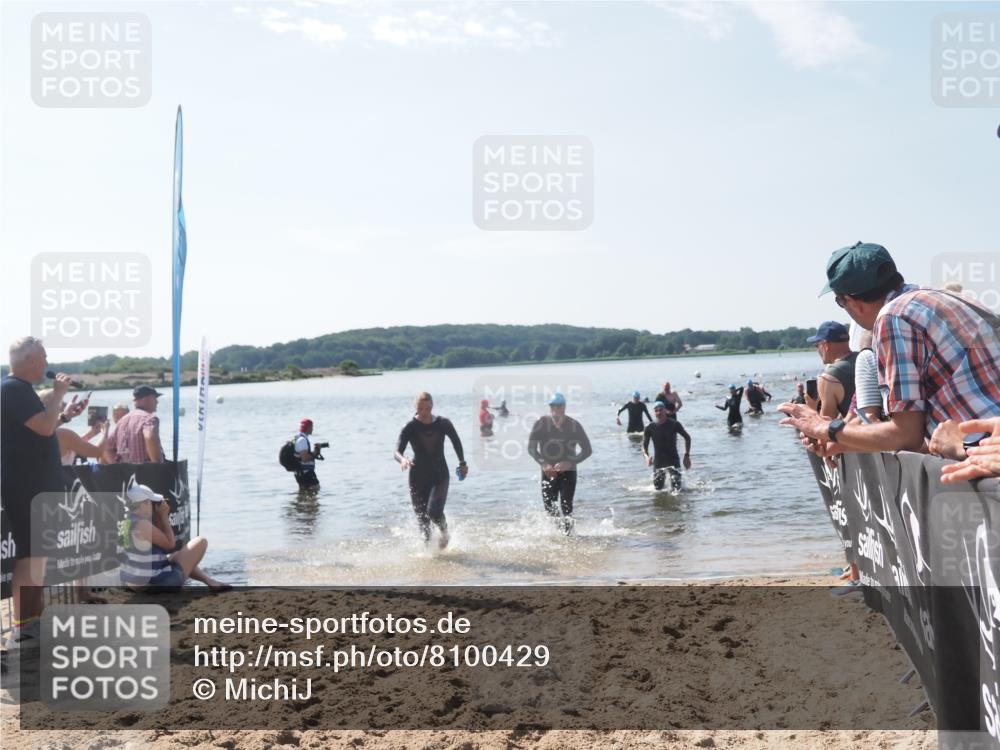 22.06.2025 - Viking Triathlon MichiJ http://msf.ph/oto/8100429 22.06.2025 10:44:49 Schwimmen 18, 168, 440, 446, 638, 653 meine-sportfotos.de