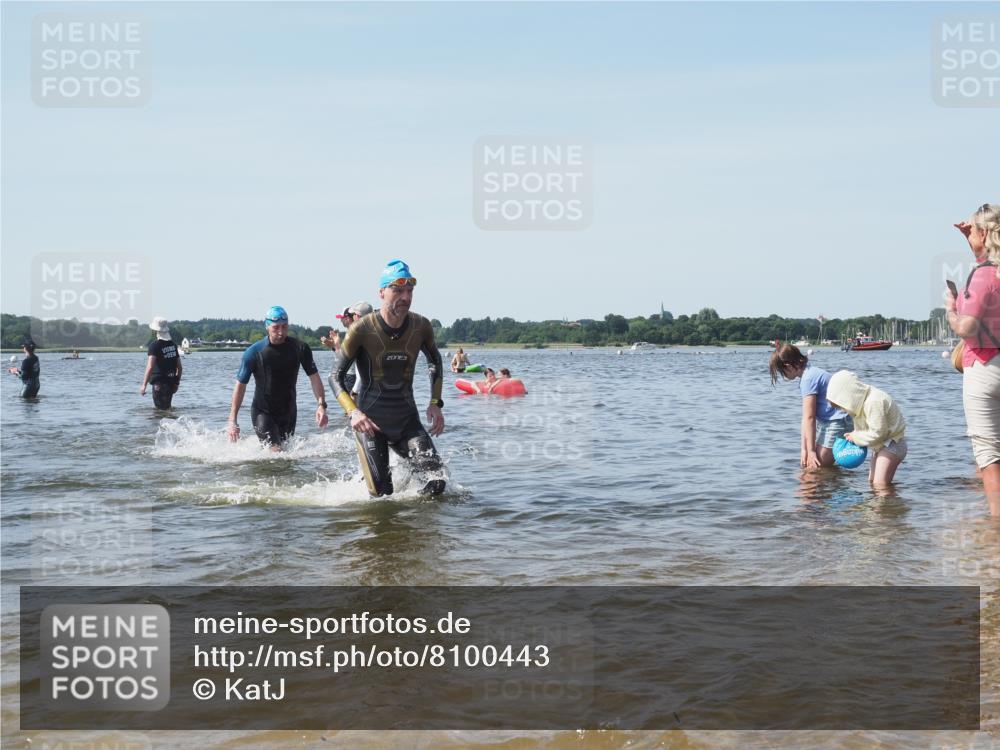22.06.2025 - Viking Triathlon KatJ http://msf.ph/oto/8100443 22.06.2025 10:33:10 Schwimmen 28, 91, 113, 387, 399, 608 meine-sportfotos.de