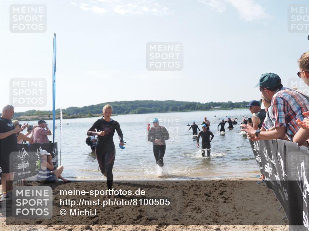 22.06.2025 - Viking Triathlon MichiJ http://msf.ph/oto/8100505 22.06.2025 10:44:50 Schwimmen 18, 168, 440, 446, 638, 653 meine-sportfotos.de