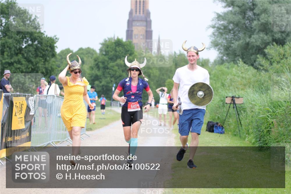 22.06.2025 - Viking Triathlon H.Heesch http://msf.ph/oto/8100522 22.06.2025 16:40:37 Laufen 649 meine-sportfotos.de