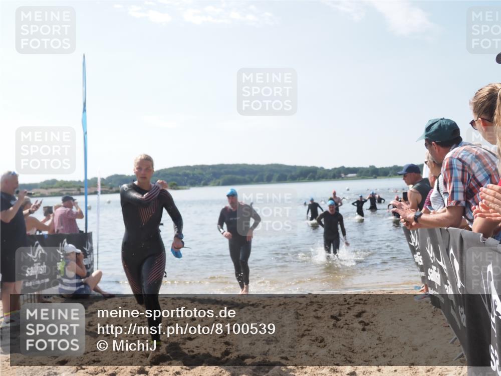 22.06.2025 - Viking Triathlon MichiJ http://msf.ph/oto/8100539 22.06.2025 10:44:51 Schwimmen 18, 39, 168, 440, 446, 638, 653 meine-sportfotos.de