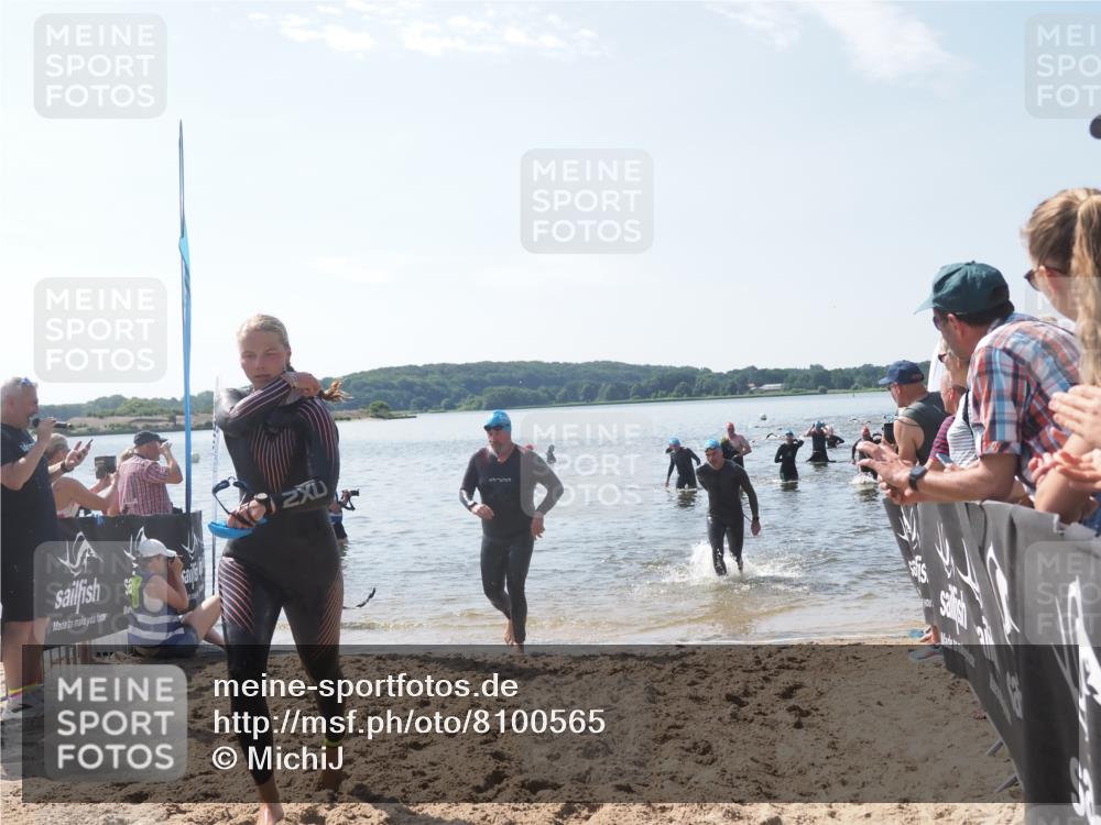 22.06.2025 - Viking Triathlon MichiJ http://msf.ph/oto/8100565 22.06.2025 10:44:51 Schwimmen 18, 39, 168, 440, 446, 638, 653 meine-sportfotos.de