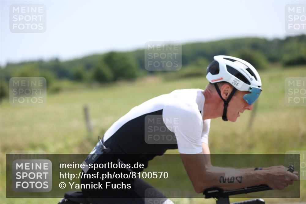 22.06.2025 - Viking Triathlon Yannick Fuchs http://msf.ph/oto/8100570 22.06.2025 12:03:51 Radfahren 60, 264 meine-sportfotos.de