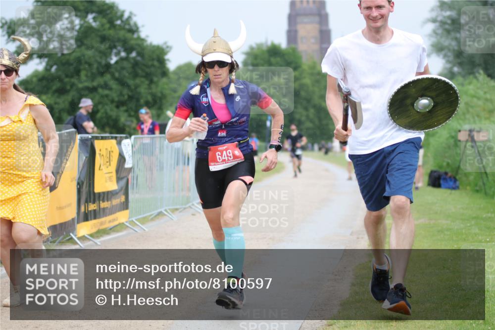 22.06.2025 - Viking Triathlon H.Heesch http://msf.ph/oto/8100597 22.06.2025 16:40:39 Laufen 649 meine-sportfotos.de
