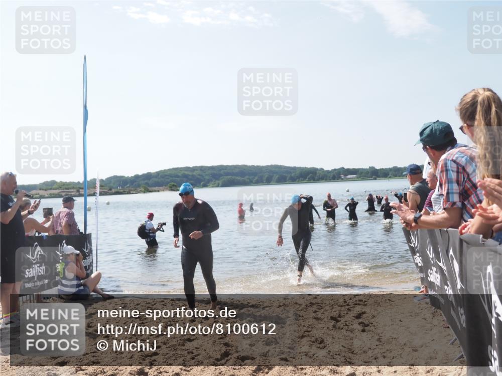 22.06.2025 - Viking Triathlon MichiJ http://msf.ph/oto/8100612 22.06.2025 10:44:52 Schwimmen 18, 39, 168, 440, 446, 638, 653 meine-sportfotos.de