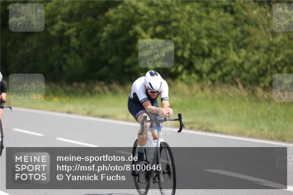 22.06.2025 - Viking Triathlon Yannick Fuchs http://msf.ph/oto/8100646 22.06.2025 12:04:07 Radfahren 38, 42, 142, 149, 333, 351, 517 meine-sportfotos.de