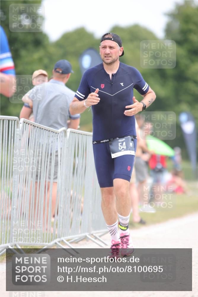 22.06.2025 - Viking Triathlon H.Heesch http://msf.ph/oto/8100695 22.06.2025 13:34:31 Laufen 52, 54, 294 meine-sportfotos.de