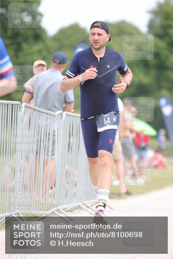 22.06.2025 - Viking Triathlon H.Heesch http://msf.ph/oto/8100698 22.06.2025 13:34:31 Laufen 52, 54, 294 meine-sportfotos.de