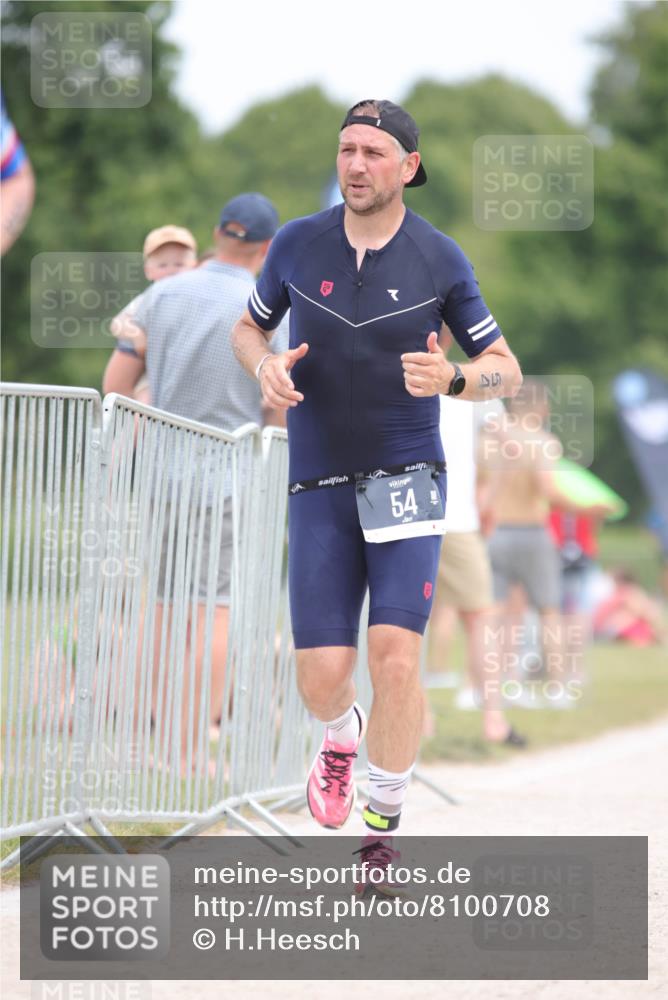 22.06.2025 - Viking Triathlon H.Heesch http://msf.ph/oto/8100708 22.06.2025 13:34:31 Laufen 52, 54, 294 meine-sportfotos.de