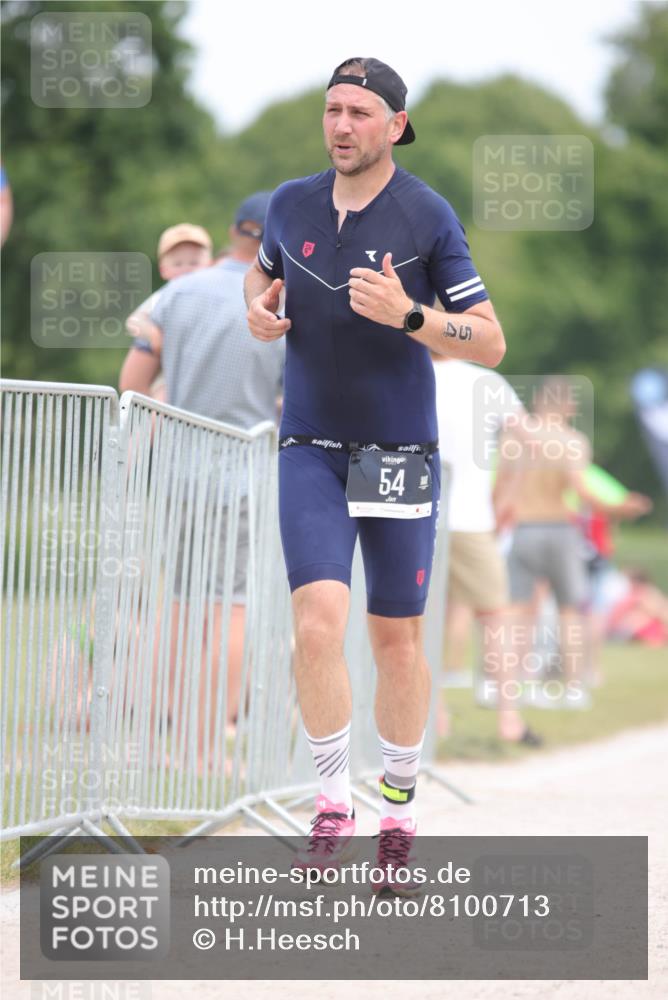 22.06.2025 - Viking Triathlon H.Heesch http://msf.ph/oto/8100713 22.06.2025 13:34:32 Laufen 52, 54, 294 meine-sportfotos.de