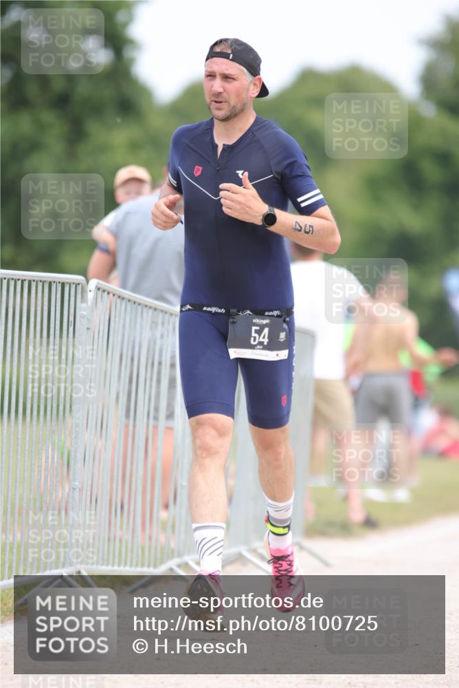 22.06.2025 - Viking Triathlon H.Heesch http://msf.ph/oto/8100725 22.06.2025 13:34:32 Laufen 52, 54, 294 meine-sportfotos.de