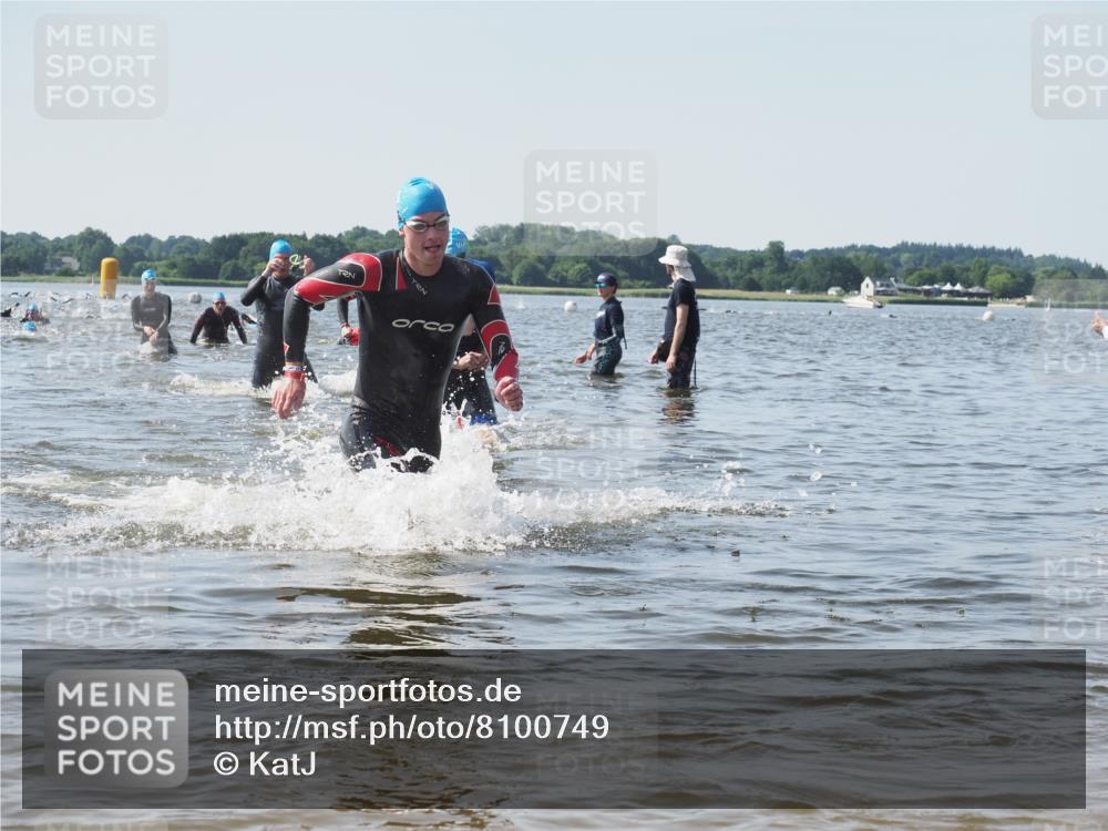 22.06.2025 - Viking Triathlon KatJ http://msf.ph/oto/8100749 22.06.2025 10:33:21 Schwimmen 28, 38, 300, 382, 387, 524, 608 meine-sportfotos.de
