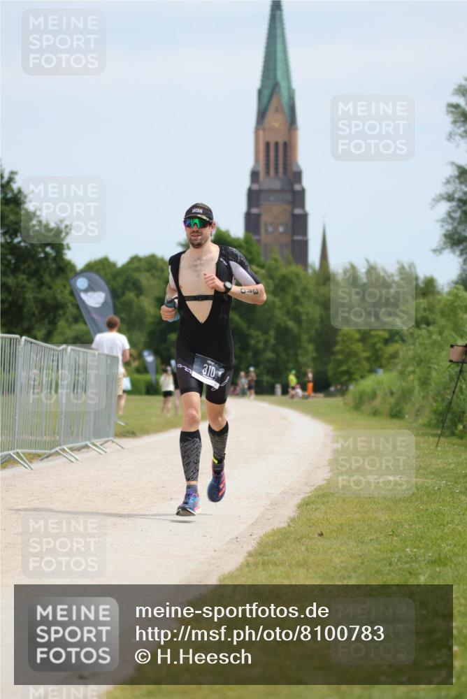 22.06.2025 - Viking Triathlon H.Heesch http://msf.ph/oto/8100783 22.06.2025 12:54:24 Laufen 310 meine-sportfotos.de