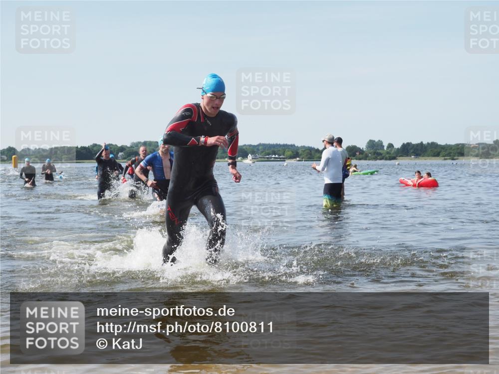 22.06.2025 - Viking Triathlon KatJ http://msf.ph/oto/8100811 22.06.2025 10:33:22 Schwimmen 28, 38, 300, 382, 387, 522, 524, 608 meine-sportfotos.de
