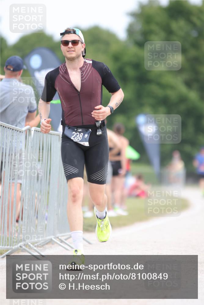 22.06.2025 - Viking Triathlon H.Heesch http://msf.ph/oto/8100849 22.06.2025 13:34:51 Laufen 109, 229, 238 meine-sportfotos.de