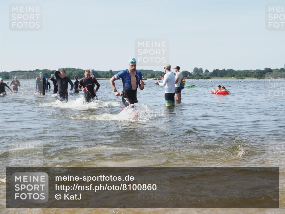 22.06.2025 - Viking Triathlon KatJ http://msf.ph/oto/8100860 22.06.2025 10:33:24 Schwimmen 28, 38, 300, 382, 387, 522, 524, 608 meine-sportfotos.de