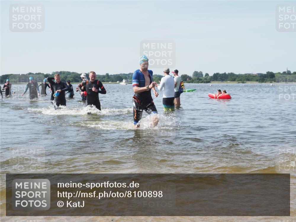 22.06.2025 - Viking Triathlon KatJ http://msf.ph/oto/8100898 22.06.2025 10:33:25 Schwimmen 28, 38, 300, 382, 387, 522, 524, 608 meine-sportfotos.de