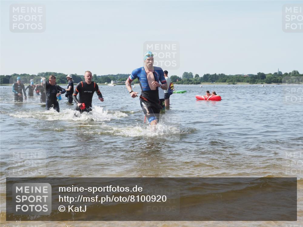 22.06.2025 - Viking Triathlon KatJ http://msf.ph/oto/8100920 22.06.2025 10:33:25 Schwimmen 28, 38, 300, 382, 387, 522, 524, 608 meine-sportfotos.de