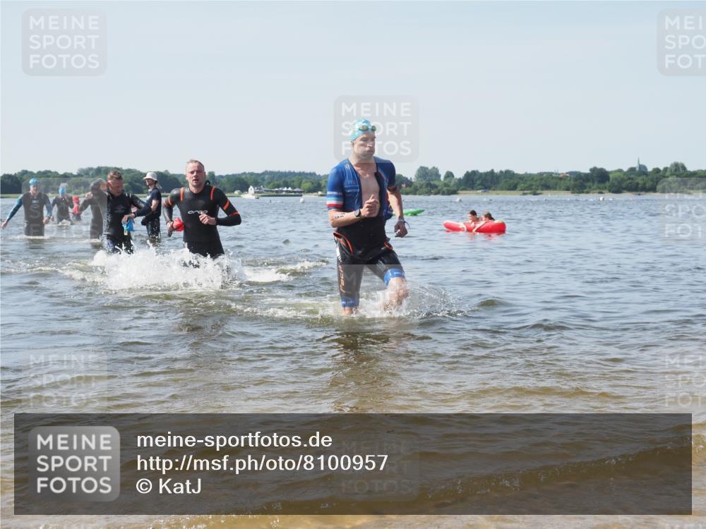 22.06.2025 - Viking Triathlon KatJ http://msf.ph/oto/8100957 22.06.2025 10:33:26 Schwimmen 28, 38, 300, 382, 387, 522, 524, 608 meine-sportfotos.de